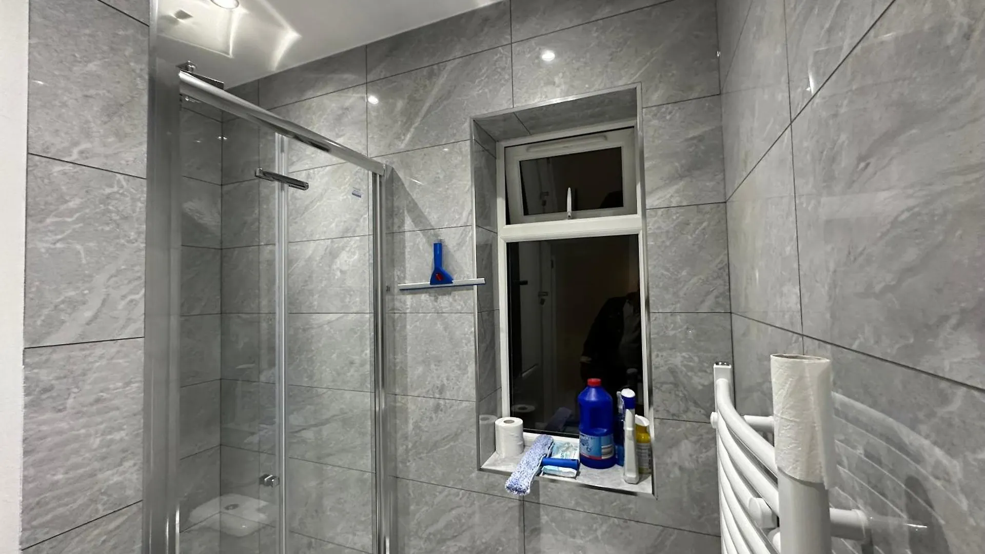 Apartment Luxury Ensuite 2Nd Studio Flat With Great Views In Keedonwood Road With Fully Own Bathroom Newly Added And Private Kitchenette Bromley