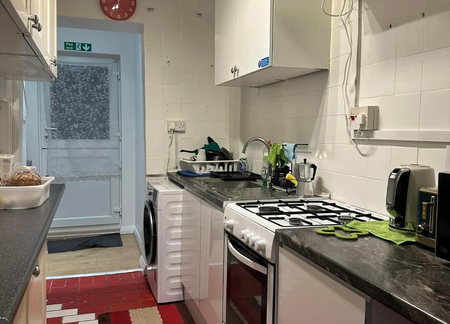 Luxury Ensuite 2Nd Studio Flat With Great Views In Keedonwood Road With Fully Own Bathroom Newly Added And Private Kitchenette Bromley 0*,  United Kingdom
