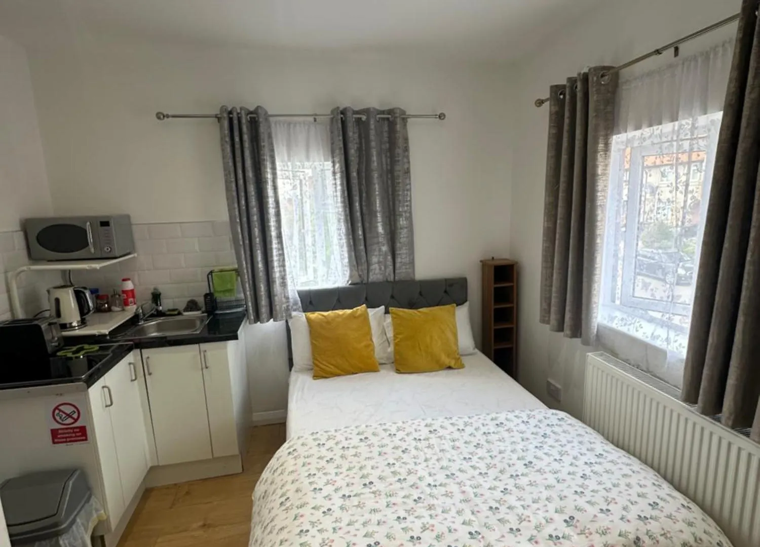 Apartment Luxury Ensuite 2Nd Studio Flat With Great Views In Keedonwood Road With Fully Own Bathroom Newly Added And Private Kitchenette Bromley