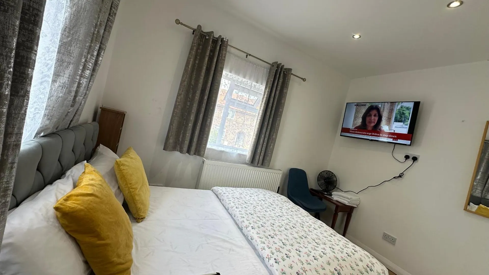 Luxury Ensuite 2Nd Studio Flat With Great Views In Keedonwood Road With Fully Own Bathroom Newly Added And Private Kitchenette Bromley